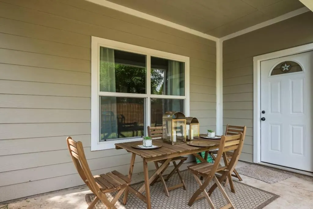 Marvelous 3 Bed 2Bath By Bishop Arts Downtown-1
