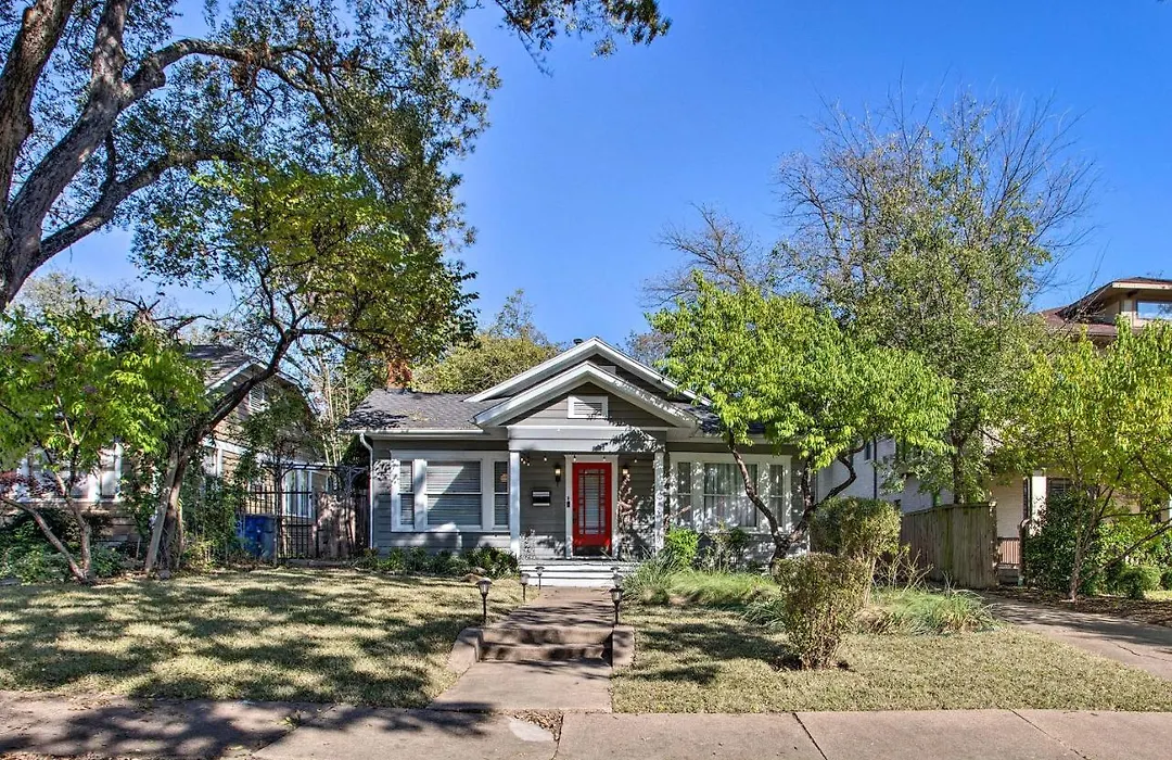 Dallas Couples Retreat: Walk To Lower Greenville!-1