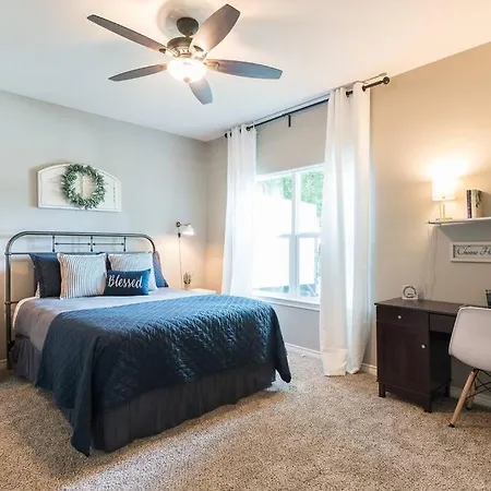 Marvelous 3 Bed 2Bath By Bishop Arts Downtown-2