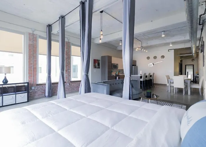 All Vacation Rentals Luxury Downtown Dallas Stay By Amyfinehouse