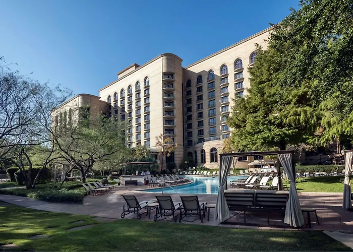 Hotels with tennis Ritz-Carlton Dallas, Las Colinas