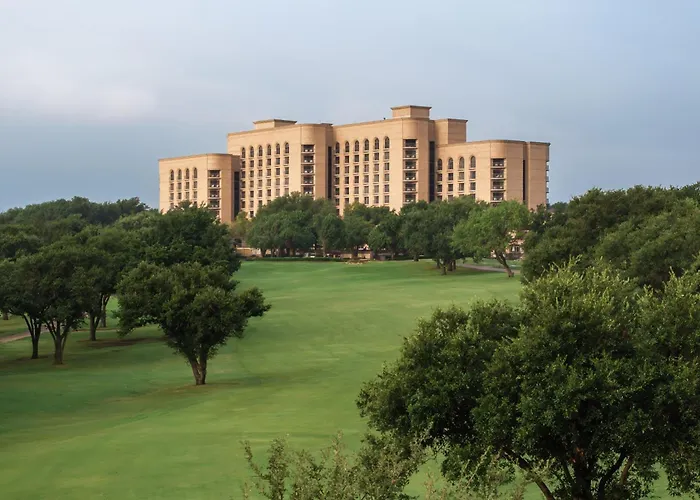Hotels with tennis Ritz-Carlton Dallas, Las Colinas